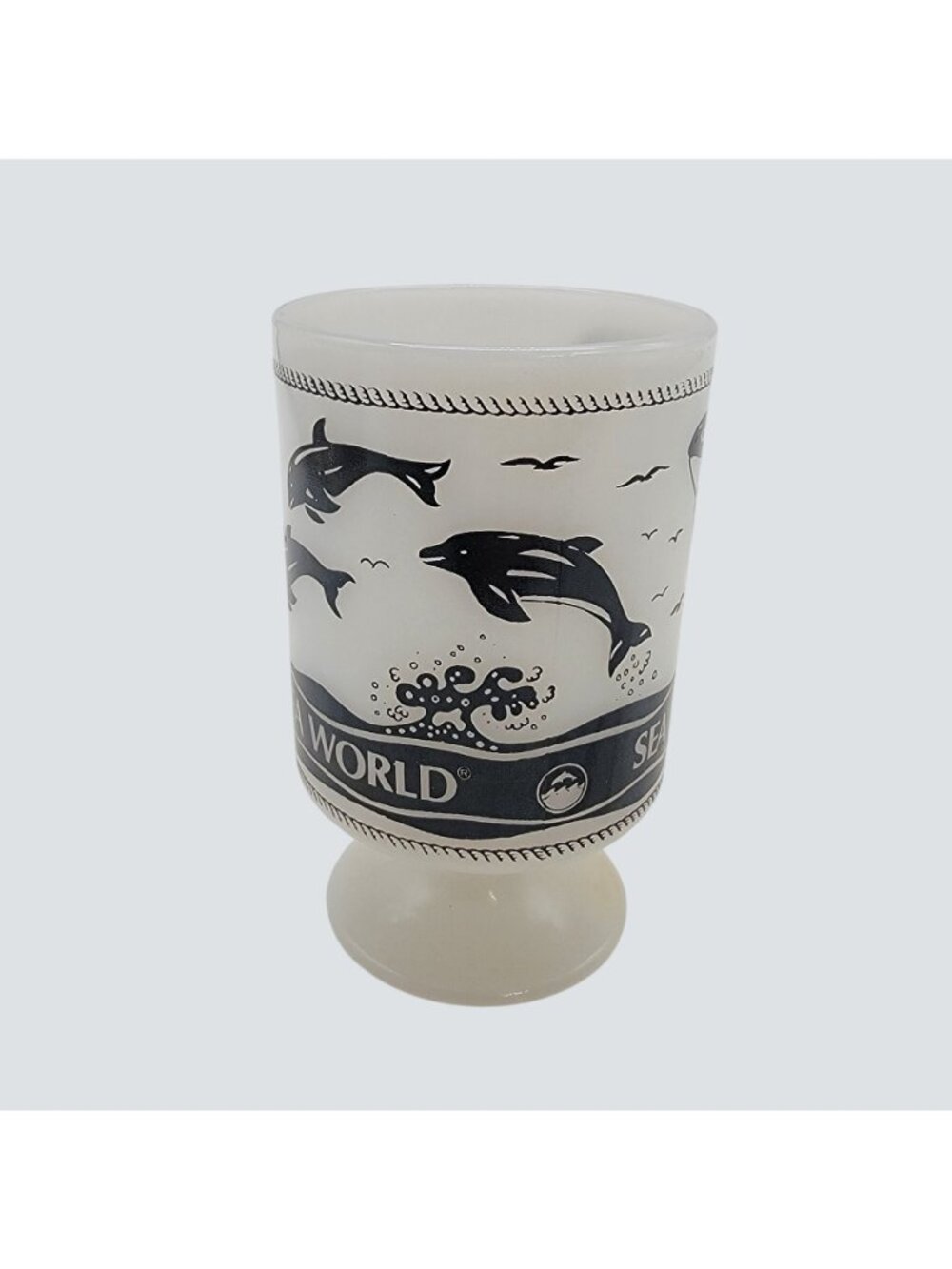 Vintage Sea World Footed Milk Glass Mugs Set Of 2 With Orca Whale Design - Picture 3 of 9